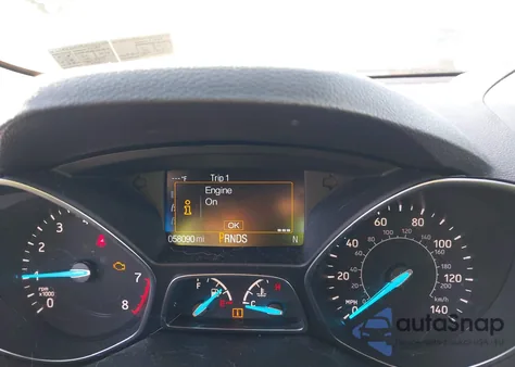 2017 Ford Escape Titanium z USA, uszkodzony, nr VIN 1FMCU9J9XHUD33972